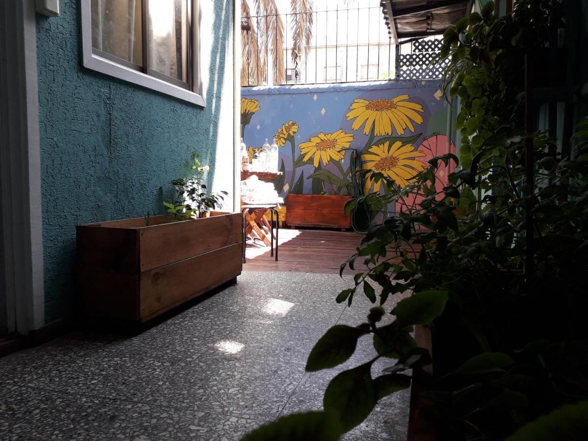 Atacama Hostel Backpackers Сантяго Екстериор снимка
